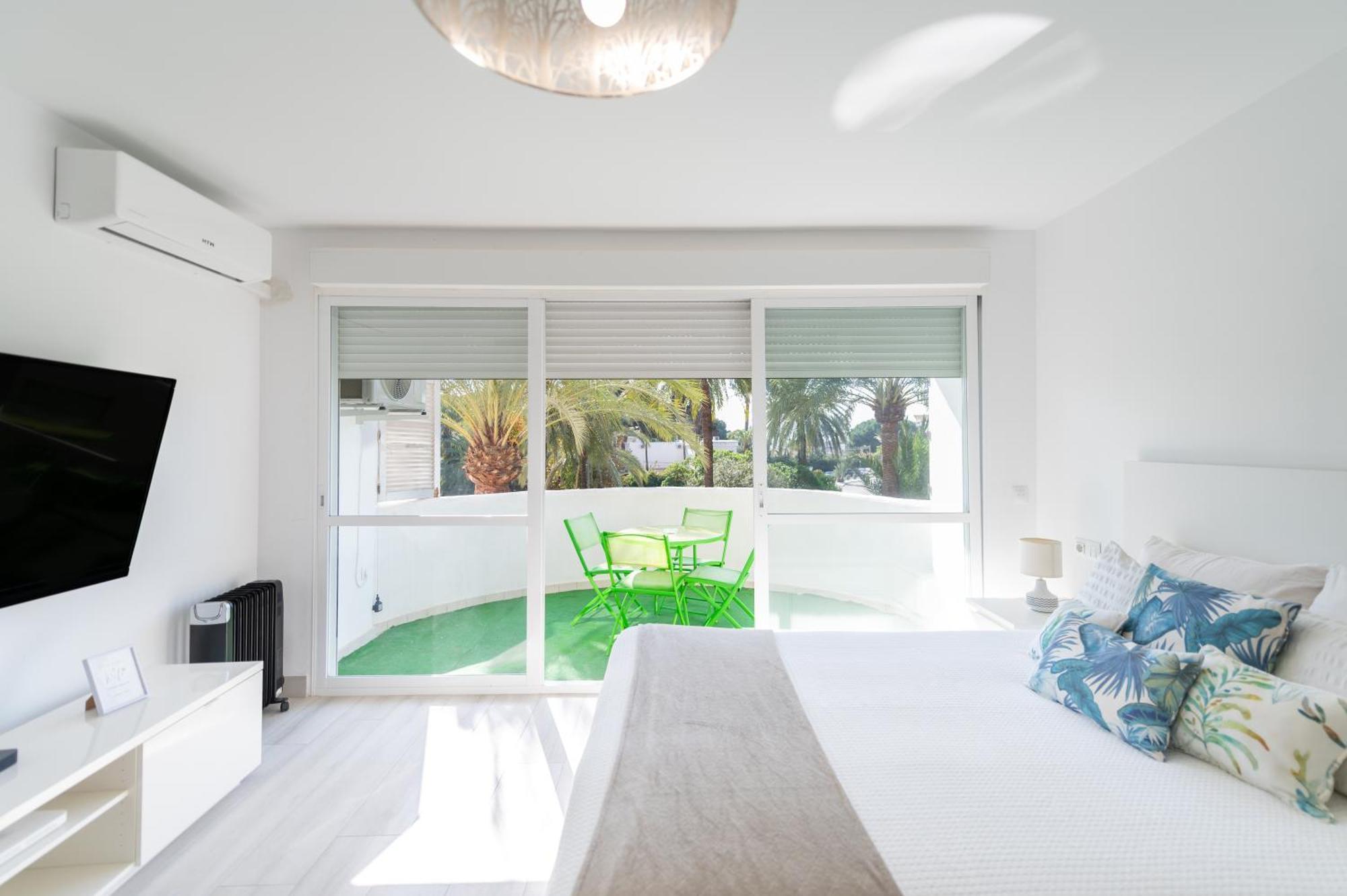 Moderno Estudio Y Piscina A 50 Metros De La Playa Marbella